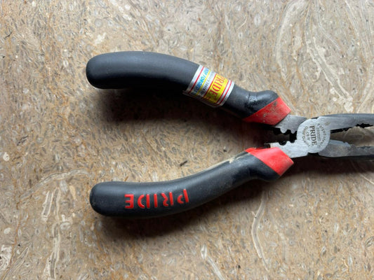 nose plier​
